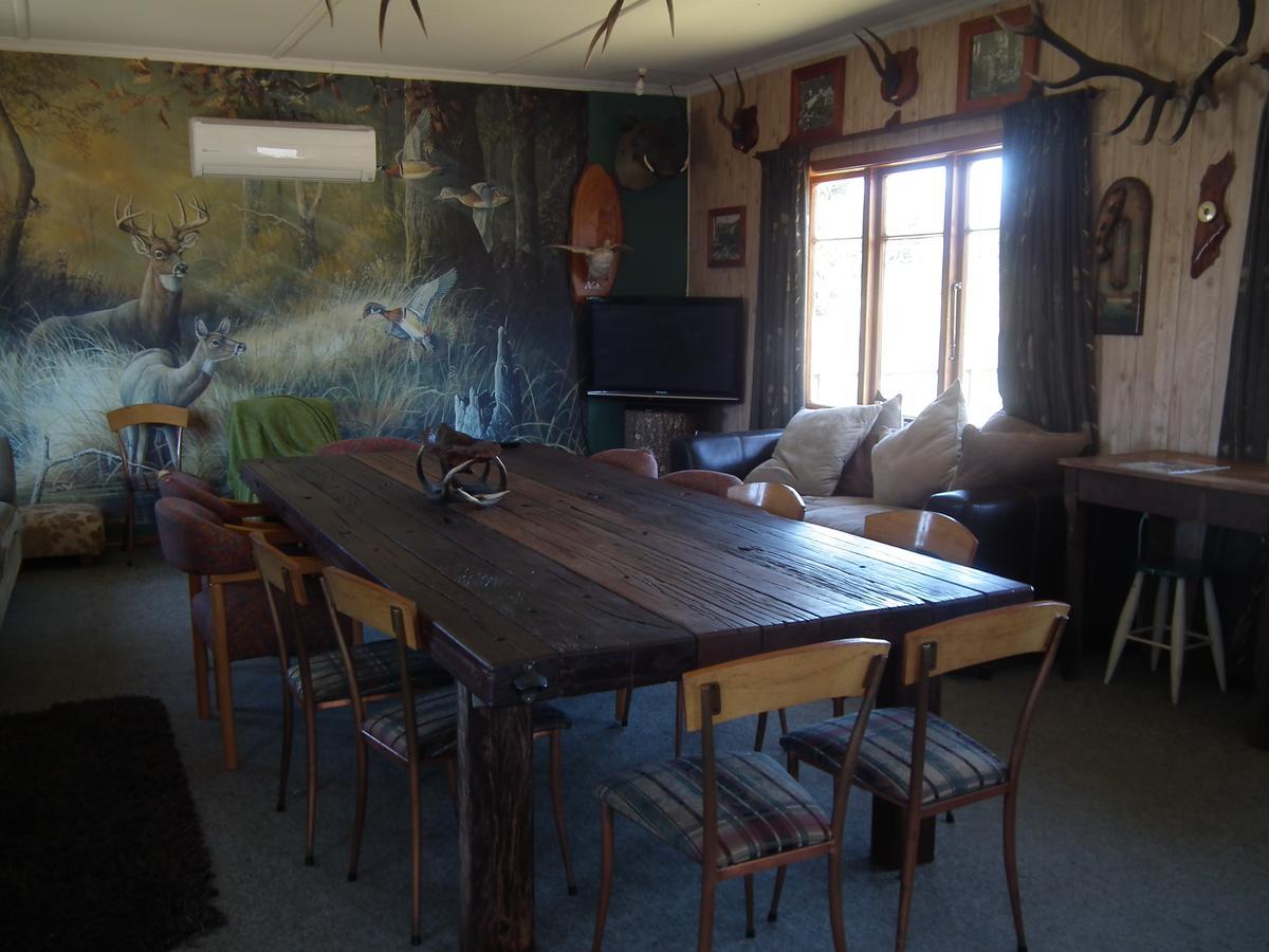 Mountains Edge Cabins Monowai Bagian luar foto