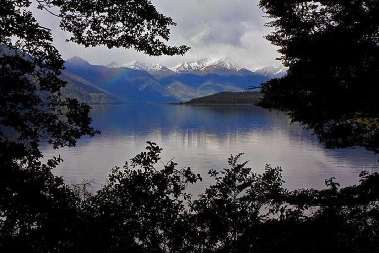 Mountains Edge Cabins Monowai Bagian luar foto