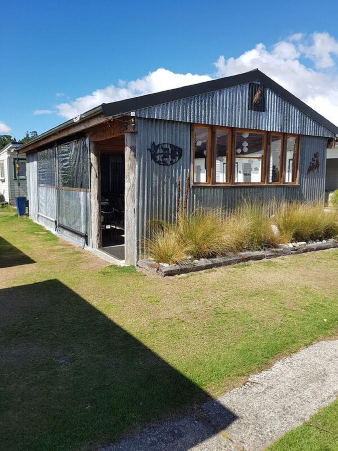 Mountains Edge Cabins Monowai Bagian luar foto
