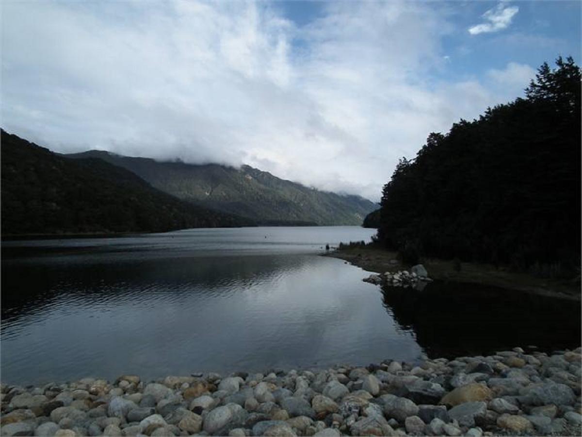 Mountains Edge Cabins Monowai Bagian luar foto
